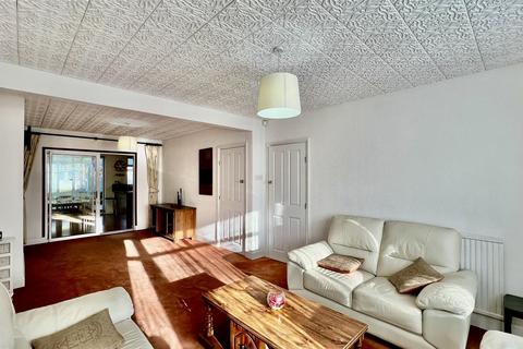 4 bedroom terraced house for sale, Byron Avenue, Cranford TW4