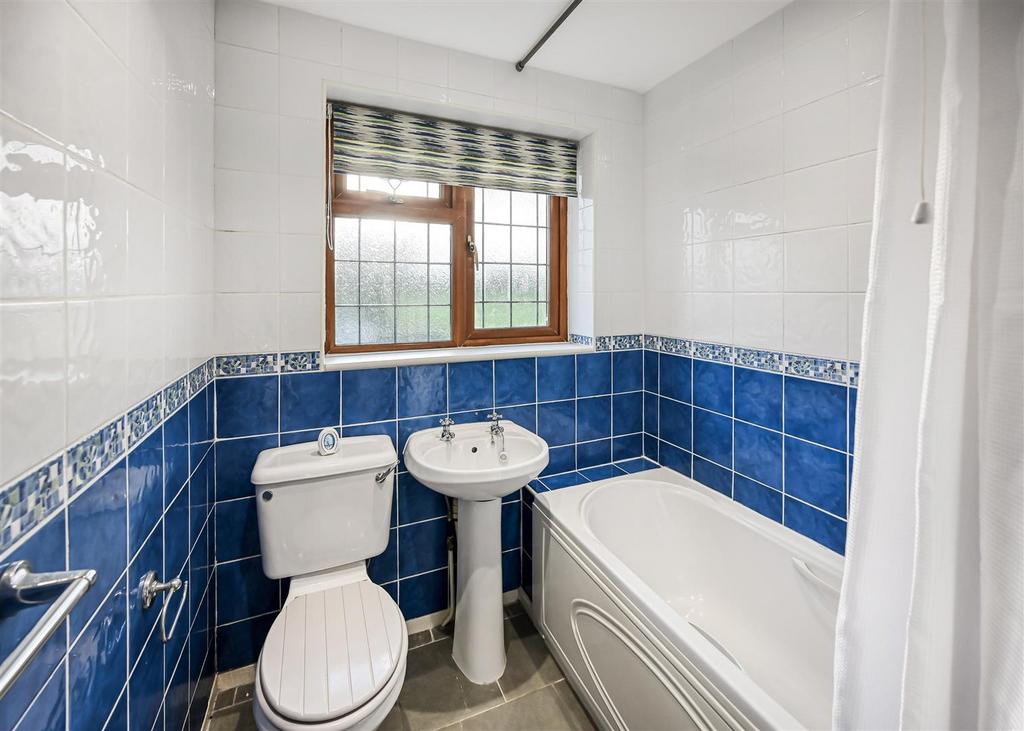 32 Woodland Close-01.jpg