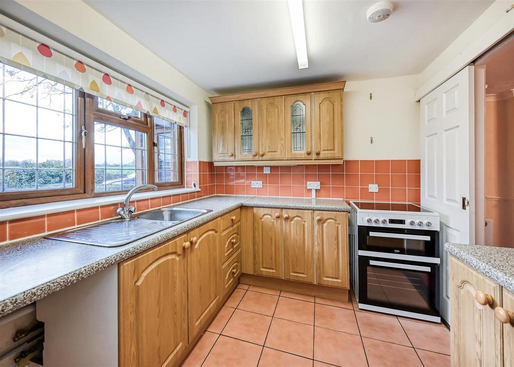 32 Woodland Close-07.jpg