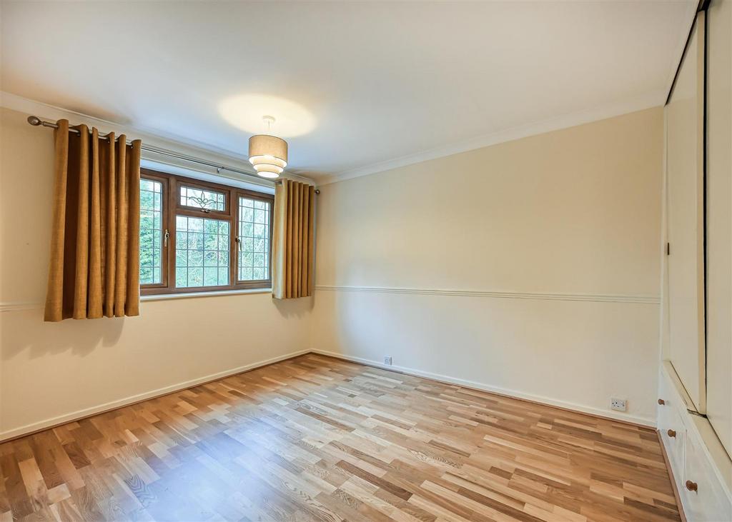 32 Woodland Close-04.jpg