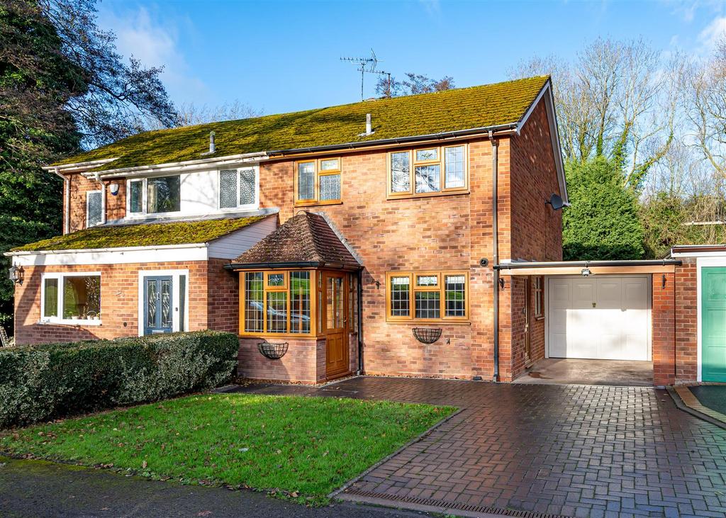 32 Woodland Close-16.jpg
