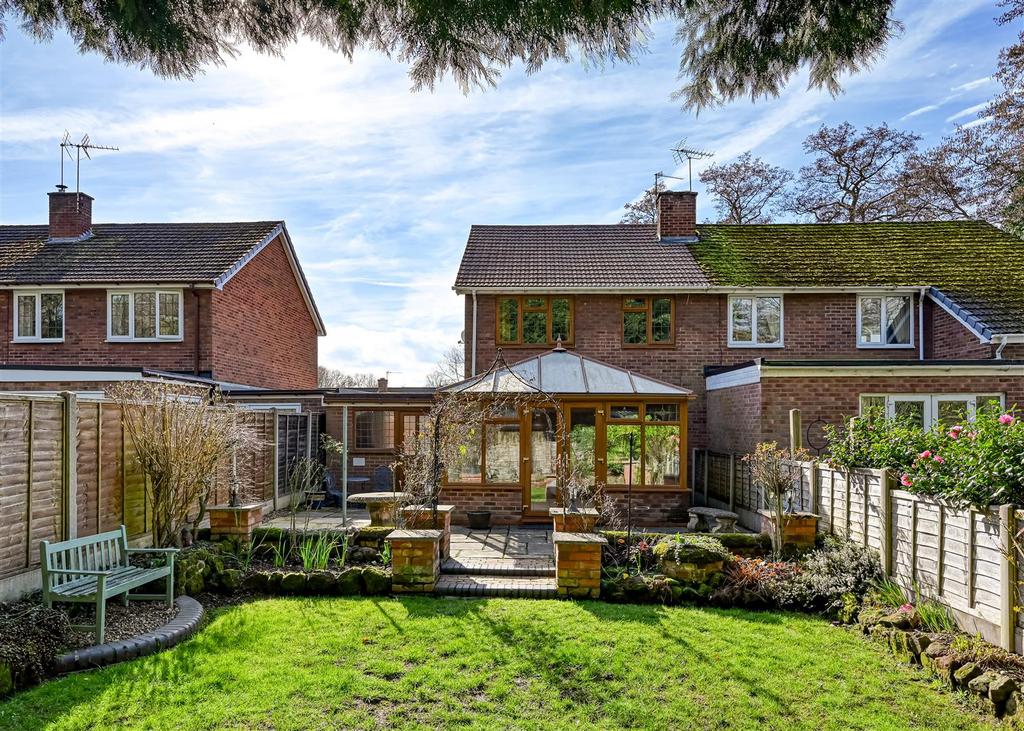 32 Woodland Close-MAR26-1.jpg