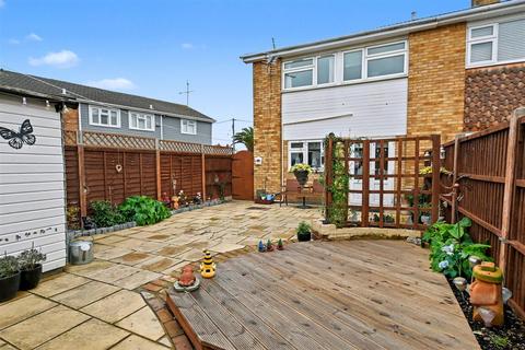 3 bedroom semi-detached house for sale, Lappmark Road, Canvey Island SS8