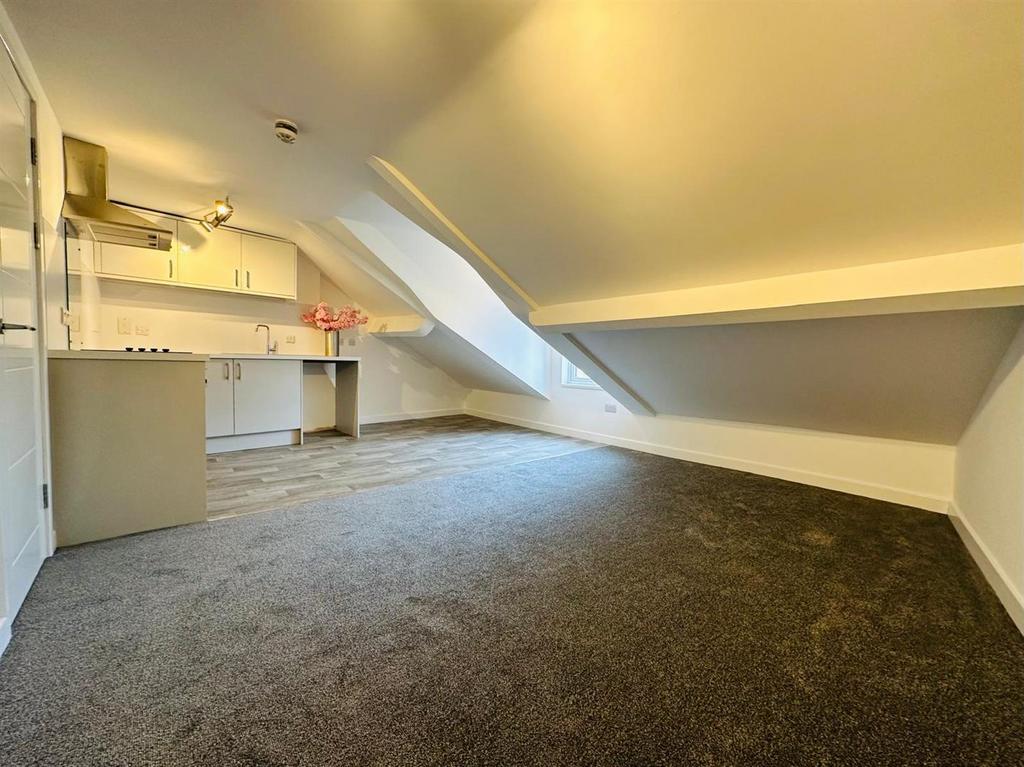 Flat 4.jpg