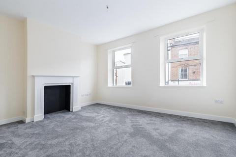 4 bedroom maisonette to rent, Blythe Road, Brook Green, W14
