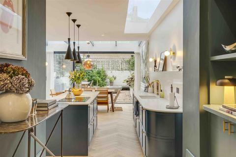4 bedroom terraced house for sale, Ashington Road, London
