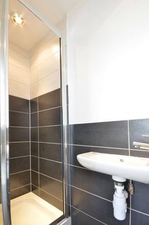 Studio to rent, Hardman Road, Kingston, Kingston upon Thames, KT2