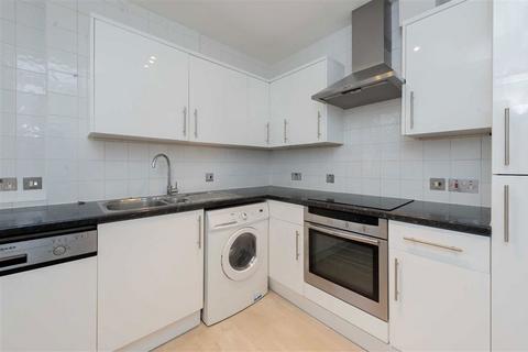 3 bedroom flat to rent, George Street, London W1H