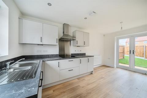 undefined, Upton NN5