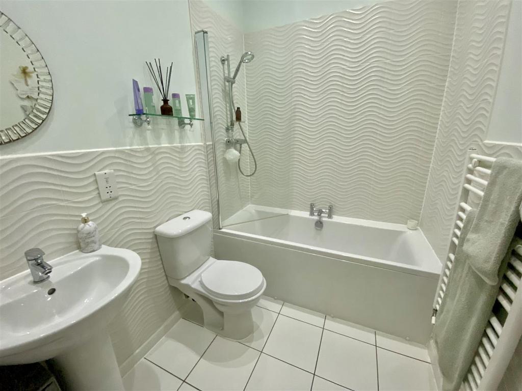 Bramleys Estate Agents - Marmaville Court - Mirfie