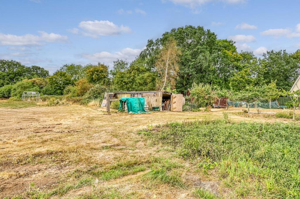 Paddock & Barn