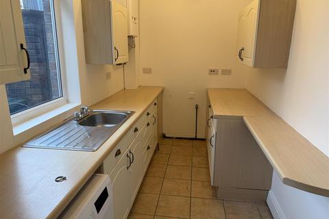 3 bedroom semi-detached house for sale, Halifax Road, Liversedge WF15