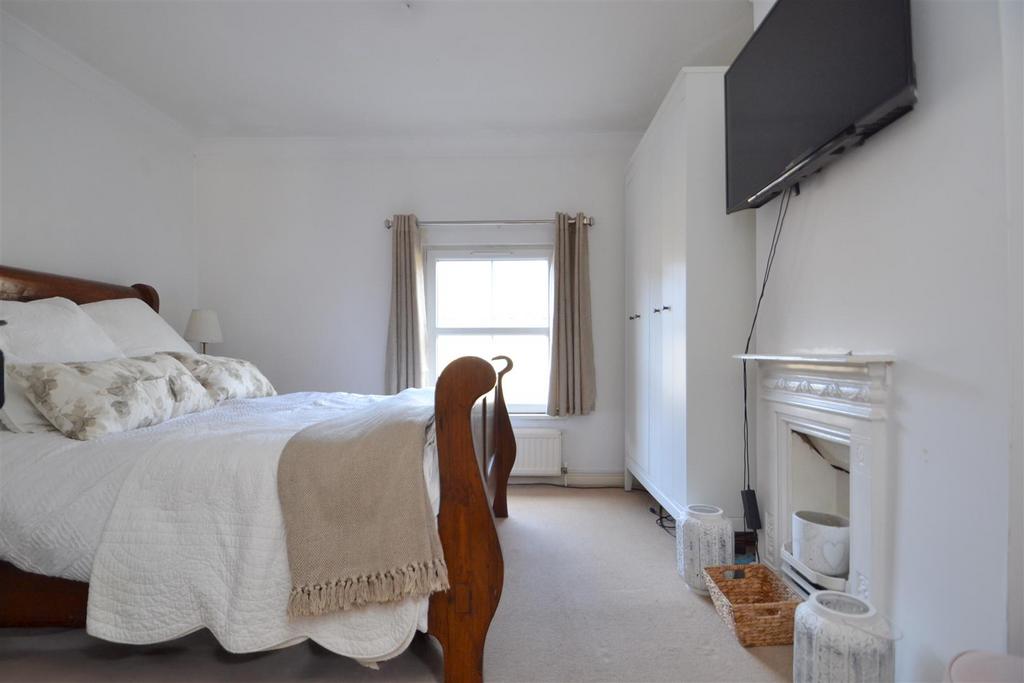 Bed 1.JPG