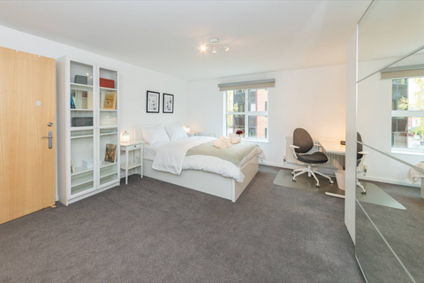undefined, South Street, Berkshire RG1