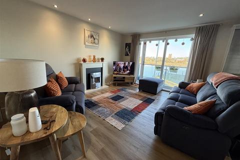 2 bedroom flat for sale, Pentre Doc Y Gogledd, Llanelli