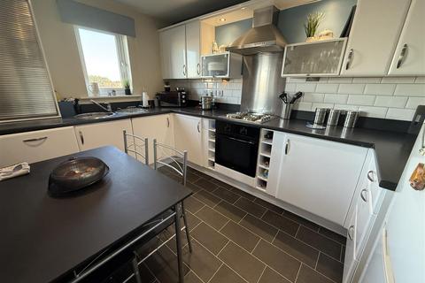 2 bedroom flat for sale, Pentre Doc Y Gogledd, Llanelli