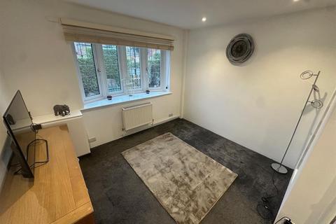 1 bedroom end of terrace house for sale, Sparrow Farm Drive, Feltham