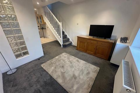 1 bedroom end of terrace house for sale, Sparrow Farm Drive, Feltham
