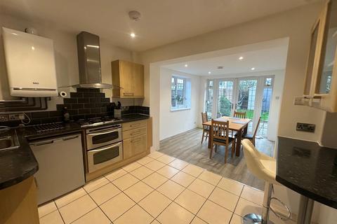 1 bedroom end of terrace house for sale, Sparrow Farm Drive, Feltham