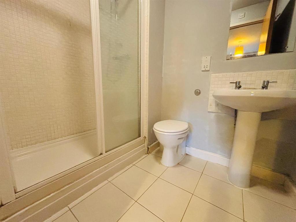 En - Suite / WC: