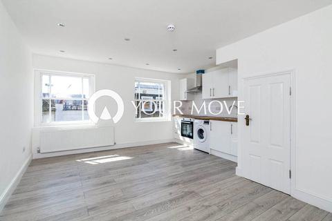 2 bedroom flat to rent, Bulls Head Yard, Kent DA1