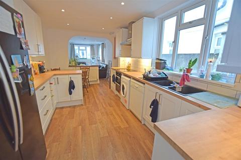 6 bedroom terraced house to rent, Africa Gardens, Heath/Gabalfa, Cardiff