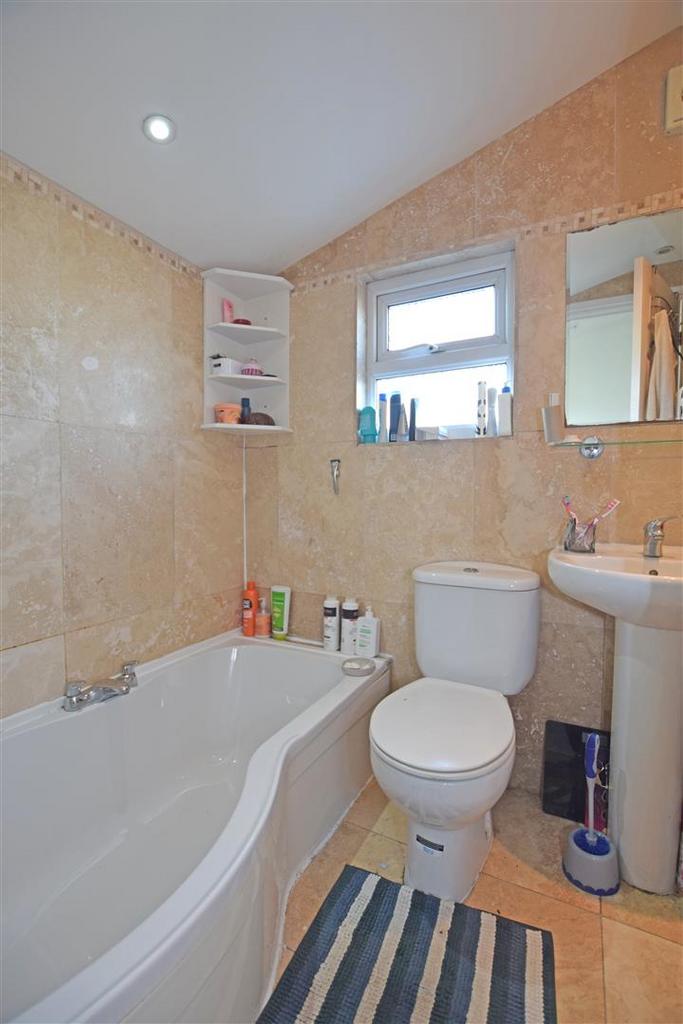 Bathroom3.jpg