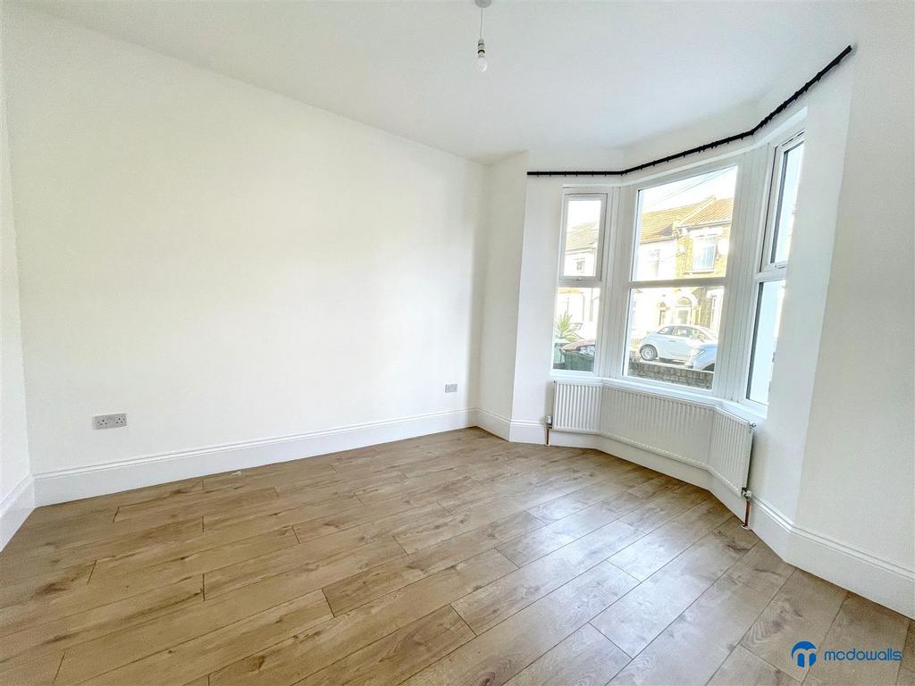 141 Field Rd E79 DH (15).jpg