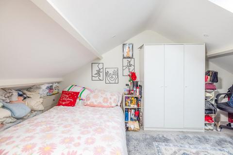 2 bedroom flat for sale, Bank Road, The Old Exchange, Kingswood