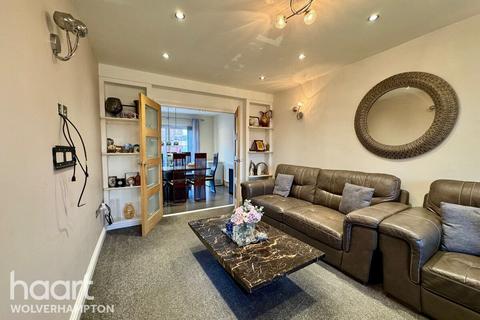 5 bedroom detached house to rent, Wood Green Road, Wednesbury