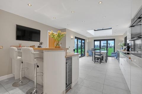 4 bedroom detached house for sale, Winchcombe Road, Sedgeberrow, Evesham, WR11