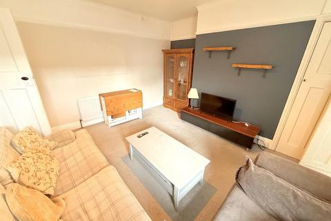 3 bedroom flat to rent, Newlands Road, Newcastle upon Tyne NE2