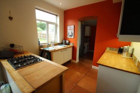 undefined, Kew Drive, Leicester