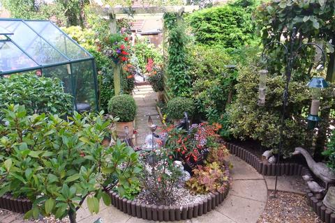 4 bedroom semi-detached house for sale, Fontburn Road, Whitley Bay NE25