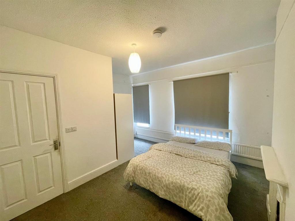 Bedroom 1.1.jpg