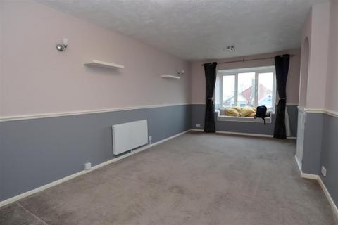 2 bedroom flat to rent, Lovat Mead, St. Leonards-On-Sea