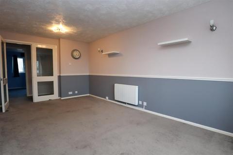 2 bedroom flat to rent, Lovat Mead, St. Leonards-On-Sea