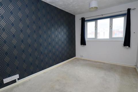 2 bedroom flat to rent, Lovat Mead, St. Leonards-On-Sea