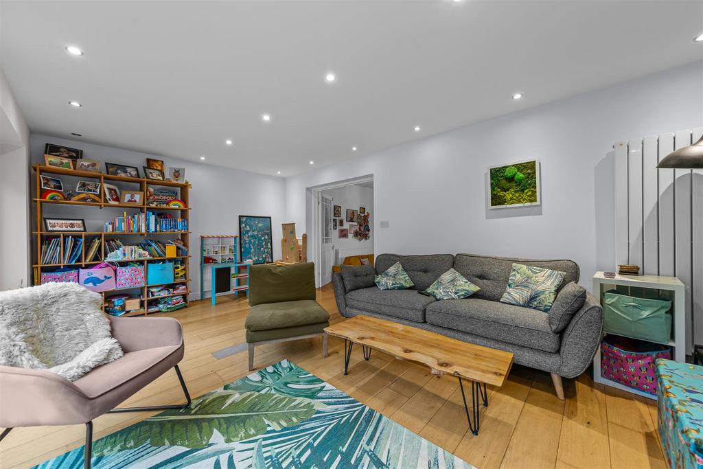 53 London Rd Web18.jpg