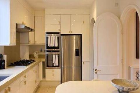 3 bedroom apartment to rent, Avenue Road, St John's Wood, NW8