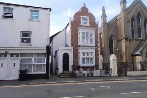 Cavendish Place, Eastbourne, BN21