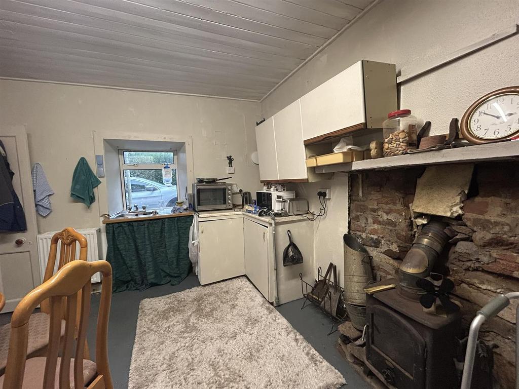 Kitchen/dining