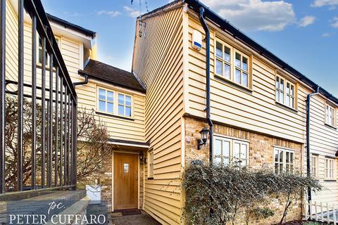 3 bedroom end of terrace house to rent, Warrax Park, Ware SG12