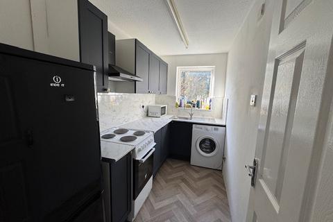 3 bedroom apartment to rent, Bakers Hill, Clapton, E5
