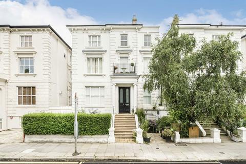 3 bedroom flat to rent, Buckland Crescent, London NW3