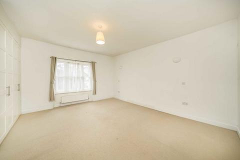 3 bedroom flat to rent, Buckland Crescent, London NW3