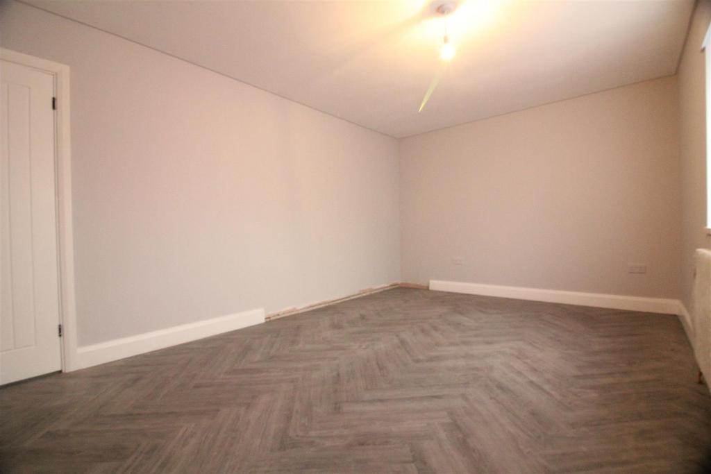 BFC504 D1-1597-48 CA-BD34-4 B4 A24746633.jpeg