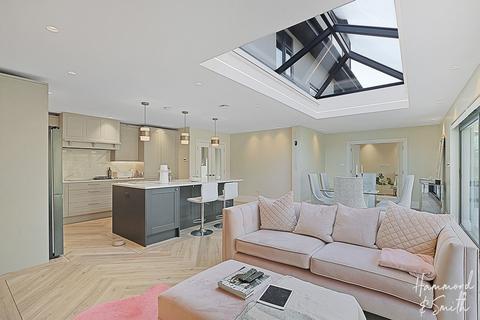 6 bedroom detached house to rent, Pike Way, Epping CM16