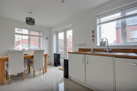 3 bedroom semi-detached house for sale, Wheatley Drive, Cottingham