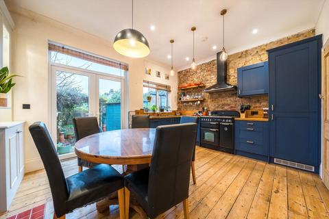 3 bedroom semi-detached house for sale, Darwin Road, London W5